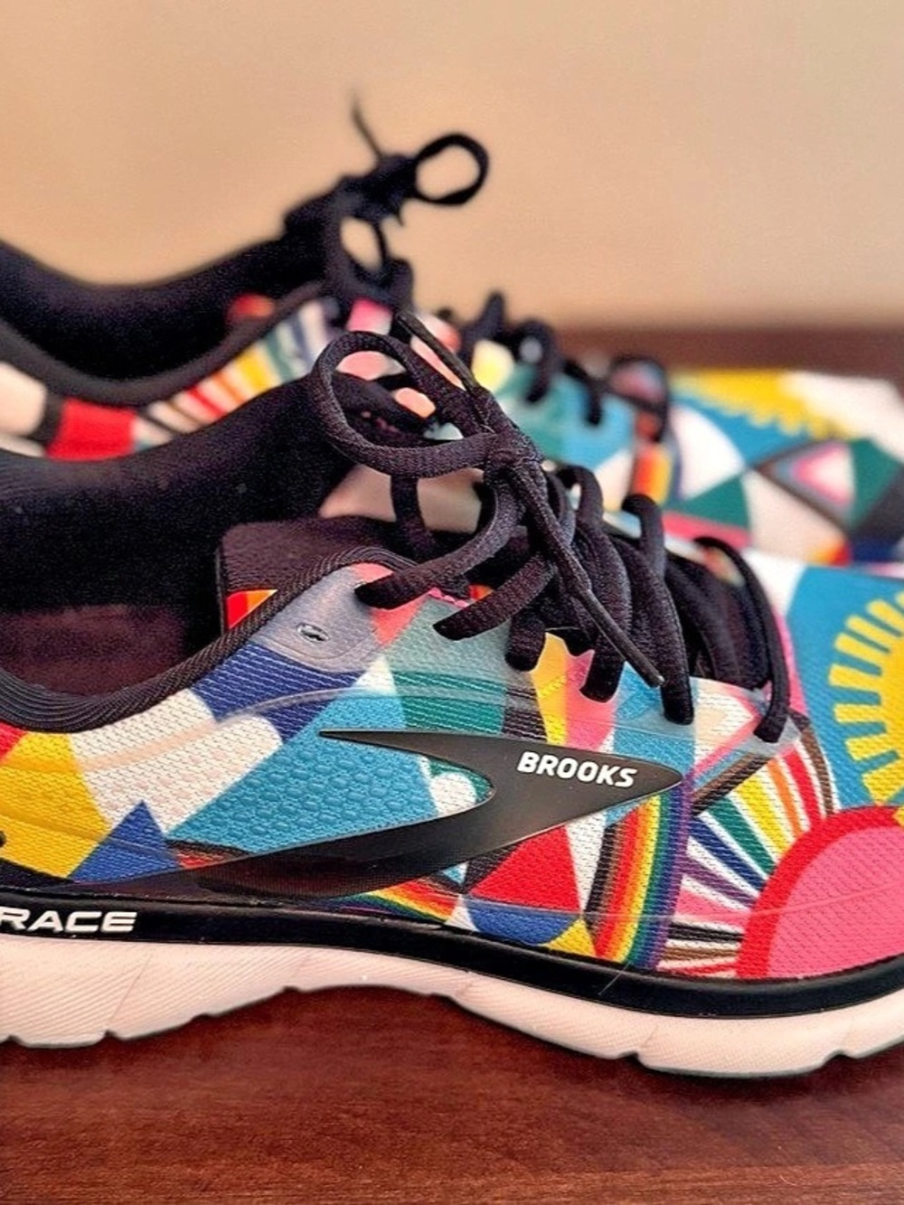 Brooks Trace 2 x Lisa Congdon Limited Edition Running Shoes Women’s 8.5